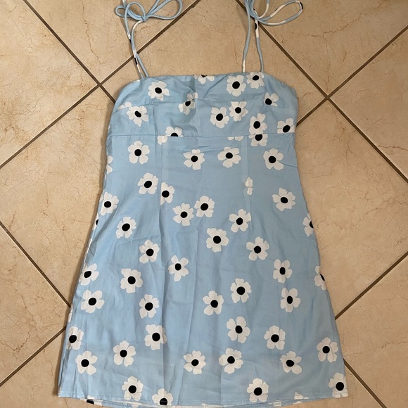 Princess Polly Dresses & Skirts - Princess Polly blue floral mini dress